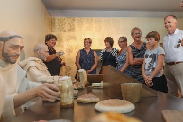 Rondleiding met gids in het Abdijmuseum Ten Duinen